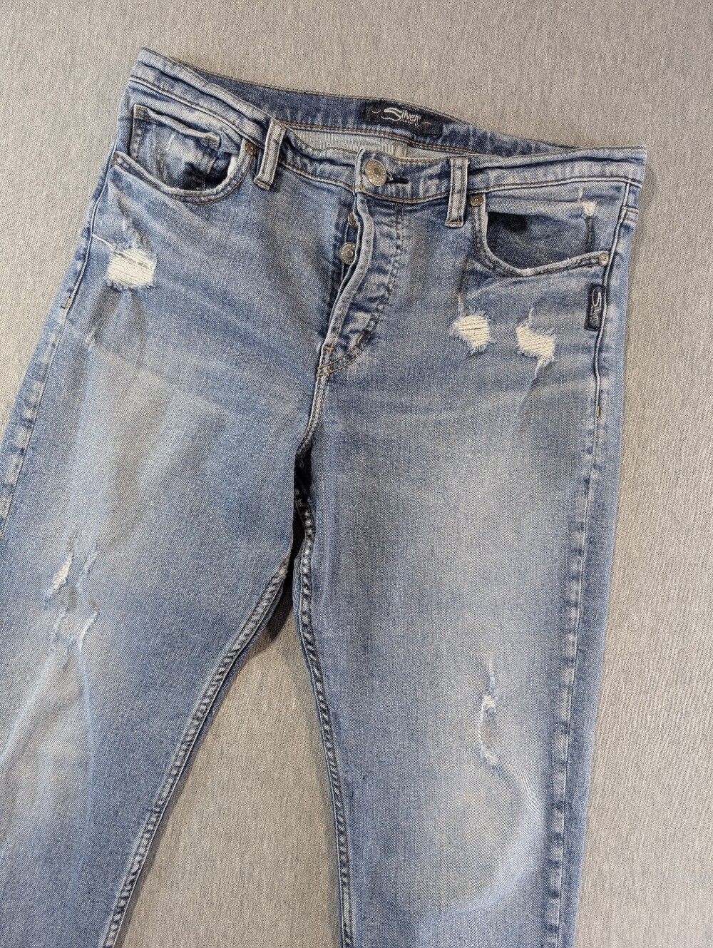 Silver Jeans The Mom Jean 30 X 27 Faded Lightwash Blue Distressed High Rise